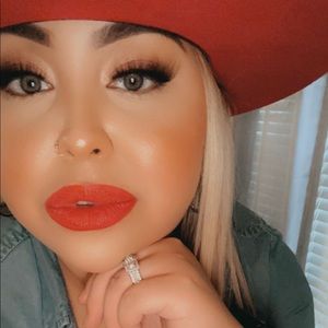 Meet your Posher, Mayra